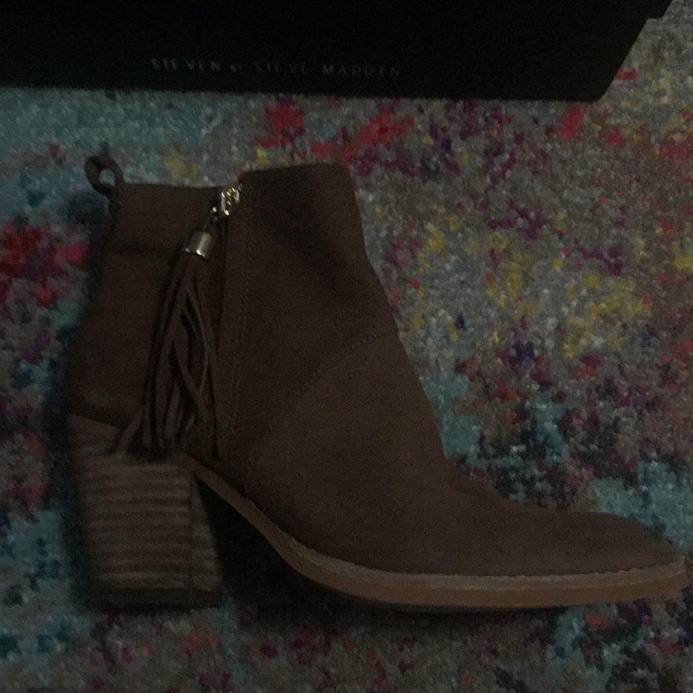 Steven by Steve Madden brown booties